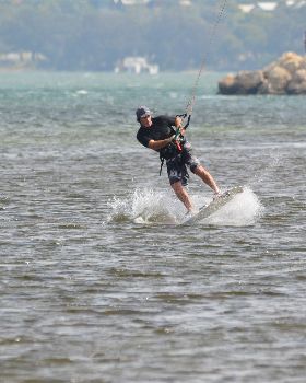 Kitesurfing