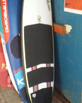 Kitesurfing