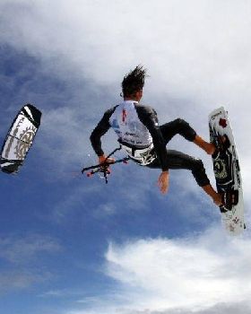 Kitesurfing