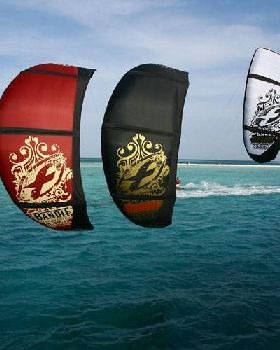 Kitesurfing