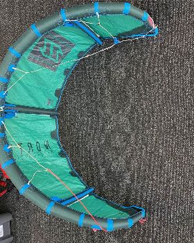 Kitesurfing
