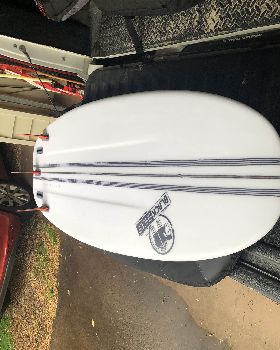 Kitesurfing