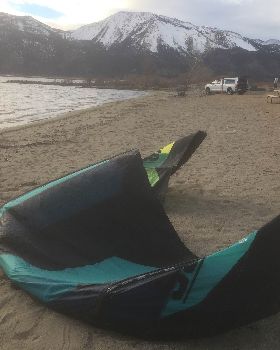Kitesurfing