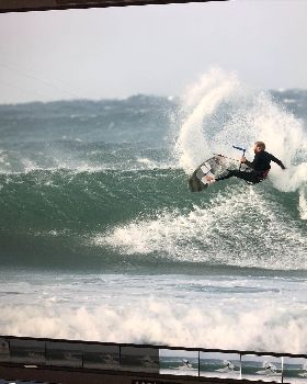Kitesurfing