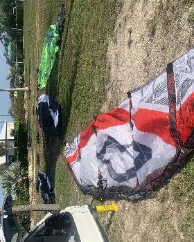 Kitesurfing