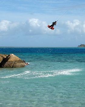 Jesse kitelooping in the lagoon