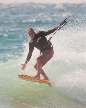 Kitesurfing