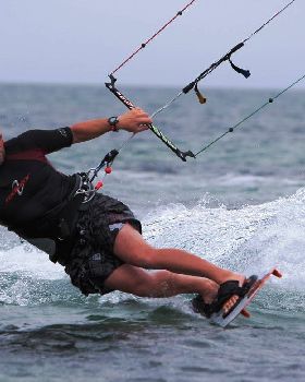 Toe-side in 6knots in Bali