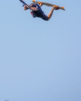 Kiteloop on the brand new 10m dice top kite!
