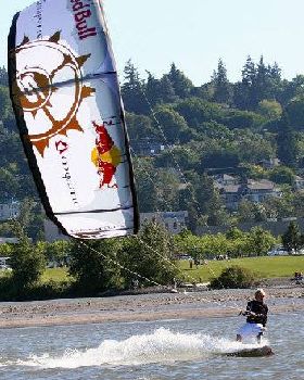 Kitesurfing