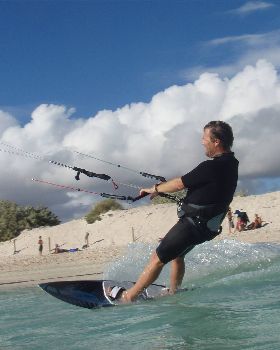 Flysurfer Psycho4 & Spleene Zone wave board