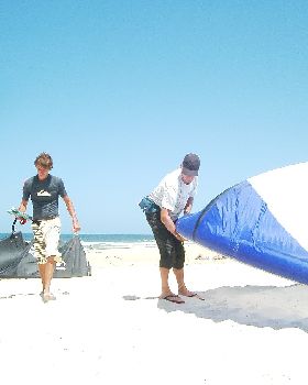 Ben Foote Queenslands only entrant in The Great Downwinder getting ready to kite to Sydney 