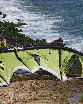 trashed kite at Cott