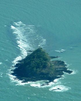 Lefthander at Haycock Island north of Cairns