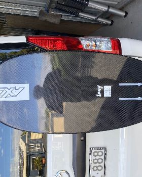 Kitesurfing