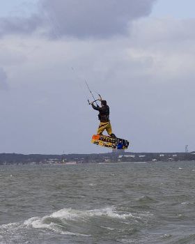 Kitesurfing