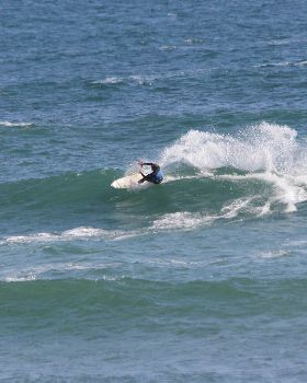 Kitesurfing