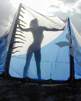 Kitesurfing