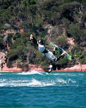 Kitesurfing
