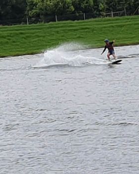 Kitesurfing