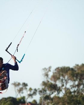 Kitesurfing