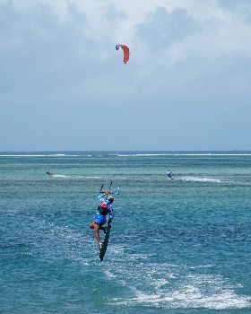 Kitesurfing