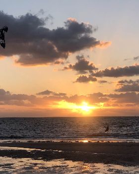 Dawn kite
