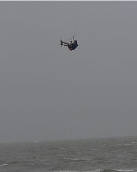 8m ripper 20-30 knots