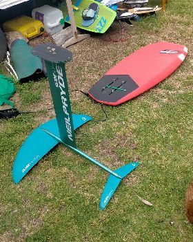 Kitesurfing