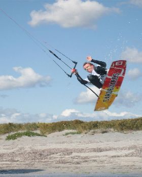 Kitesurfing