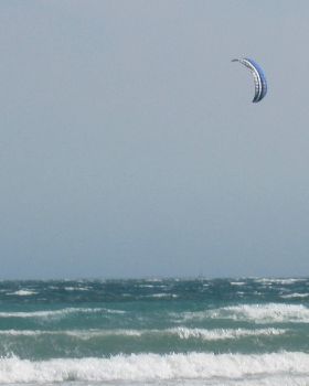 On a 4.5 m Flysurfer in Strong Wind on 25 Feb 07