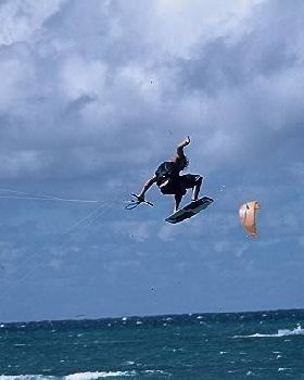 Kitesurfing