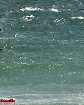 Kitesurfing