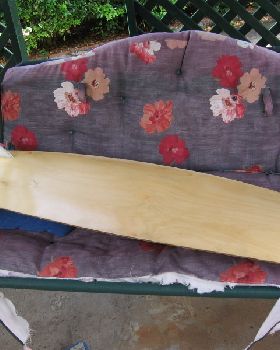 Plywood board with aluminium fins