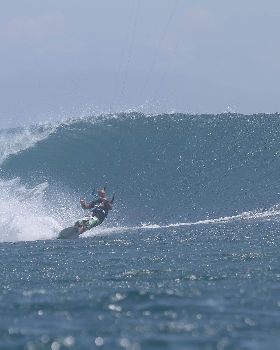 Kitesurfing