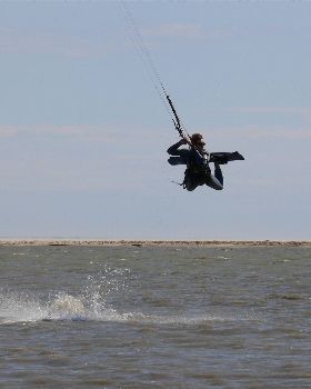 Kitesurfing