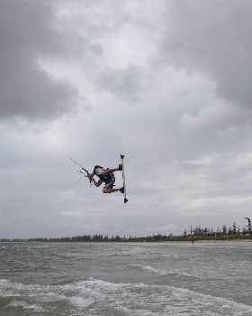 Kitesurfing