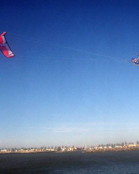 kitelooping in marina 11m, 5000 knots +