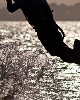Kitesurfing