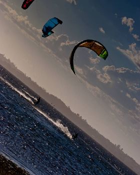 Kitesurfing