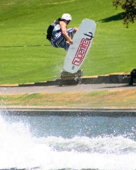 Kitesurfing