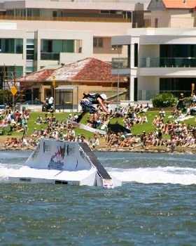 Kitesurfing