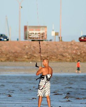 Kitesurfing