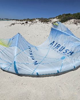 Kitesurfing
