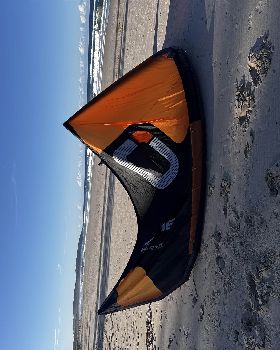 Kitesurfing