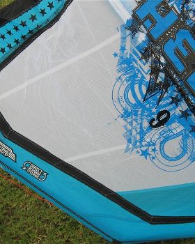 Kitesurfing