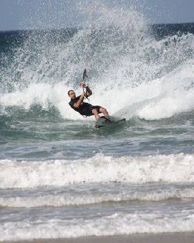 Kitesurfing