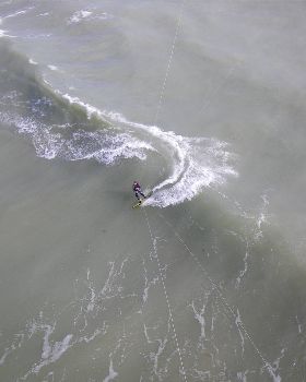 Kitesurfing