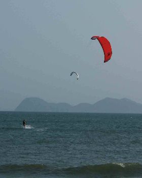 Kitesurfing