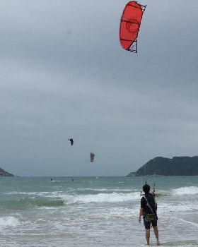 Kitesurfing
